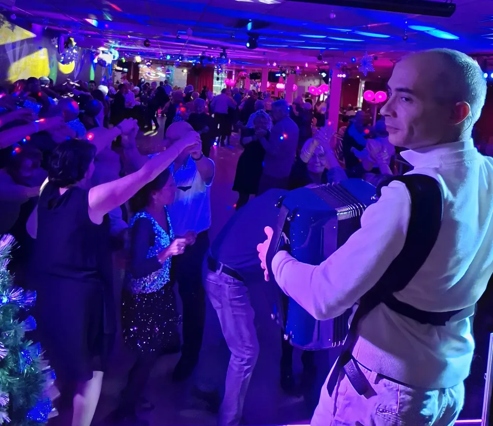 Thé dansant à Pouilley-Français